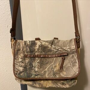 Real tree camo satchel